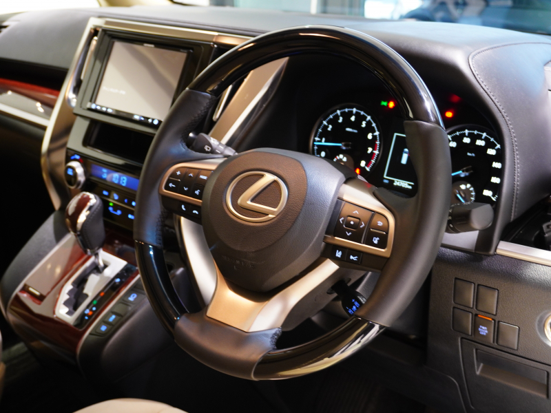 トヨタ ヴェルファイア X  LM&ﾛｲﾔﾙﾗｳﾝｼﾞ仕様　ﾌﾟﾘｸﾗｯｼｭｾｰﾌﾃｨ ACC TVﾓﾆﾀｰ付きﾊﾟｰﾃｰｼｮﾝ ｴｸﾞｾﾞｸﾃｨﾌﾞｼｰﾄ ﾏｯﾄﾎﾜｲﾄﾗｯﾋﾟﾝｸﾞ　2年保証付