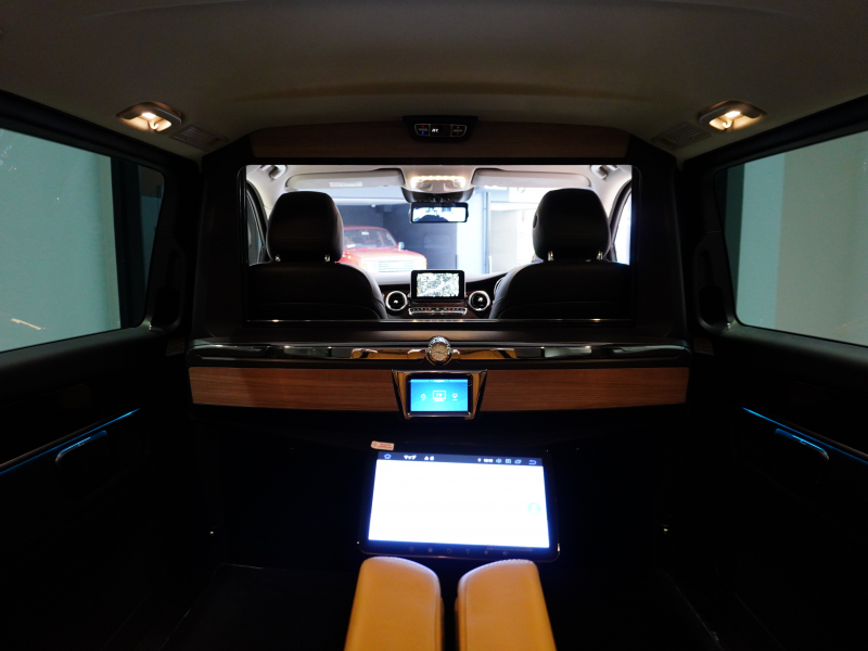 メルセデスベンツ Vクラス V220d AVG ﾛﾝｸﾞ　ﾏｲﾊﾞｯﾊ仕様 ｴｸﾞｾｸﾃｨﾌﾞｼｰﾄ TVﾓﾆﾀｰ付ﾊﾟｰﾃｰｼｮﾝ 専用ｺﾝﾄﾛｰﾙﾊﾟﾈﾙ 4人乗り　2年保証付