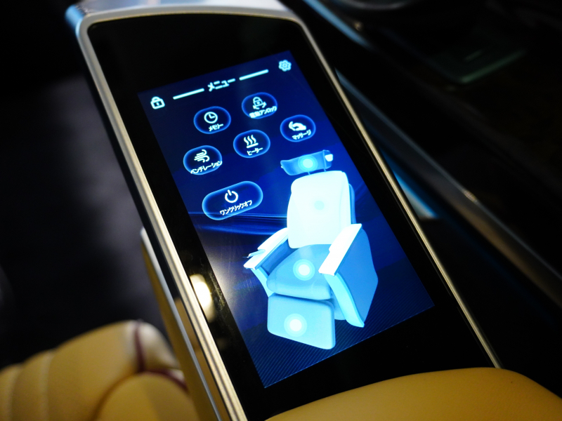 メルセデスベンツ Vクラス V220d AVG ﾛﾝｸﾞ　ﾏｲﾊﾞｯﾊ仕様 ｴｸﾞｾｸﾃｨﾌﾞｼｰﾄ TVﾓﾆﾀｰ付ﾊﾟｰﾃｰｼｮﾝ 専用ｺﾝﾄﾛｰﾙﾊﾟﾈﾙ 4人乗り　2年保証付