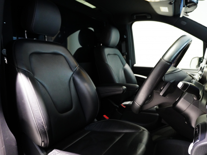 メルセデスベンツ Vクラス V220dｽﾎﾟｰﾂ ﾛﾝｸﾞ ﾚｰﾀﾞｰP　ﾏｲﾊﾞｯﾊ仕様 ｴｸﾞｾｸﾃｨﾌﾞｼｰﾄ TVﾓﾆﾀｰ付ﾊﾟｰﾃｰｼｮﾝ ﾊﾟﾉﾗﾏSR 4人乗り　2年保証付