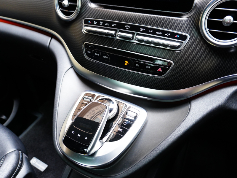 メルセデスベンツ Vクラス V220dｽﾎﾟｰﾂ ﾛﾝｸﾞ ﾚｰﾀﾞｰP　ﾏｲﾊﾞｯﾊ仕様 ｴｸﾞｾｸﾃｨﾌﾞｼｰﾄ TVﾓﾆﾀｰ付ﾊﾟｰﾃｰｼｮﾝ ﾊﾟﾉﾗﾏSR 4人乗り　2年保証付