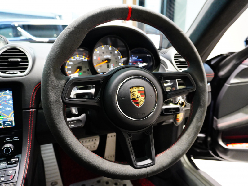 ポルシェ 718 ケイマン GT4 PDK　RHD ｽﾎﾟｰﾂｸﾛﾉPKG　1ｵｰﾅｰ 正規D車 Race-Tex&ｶｰﾎﾞﾝｲﾝﾃﾘｱ 18wayｱﾀﾞﾌﾟﾃｨﾌﾞｼｰﾄ PCMﾅﾋﾞ Bｶﾒﾗ BOSEｻｳﾝﾄﾞ LEDﾍｯﾄﾞﾗｲﾄ PDLS Plus 電格ﾐﾗｰ 20AW　新車保証