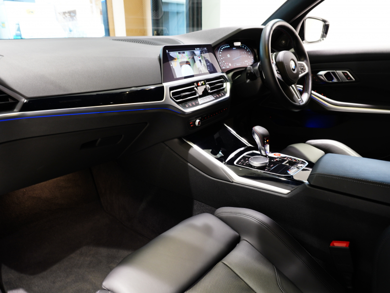 BMW Mシリーズ M3 Competition G80　ACC ﾒﾘﾉﾚｻﾞｰ ﾍﾞﾝﾁﾚｰｼｮﾝ ｶｰﾎﾞﾝﾙｰﾌ 純正ﾅﾋﾞTV harman/kardon 360ｶﾒﾗ LEDﾚｰｻﾞｰ ﾍｯﾄﾞｱｯﾌﾟD OP19/20ｲﾝﾁAW　2年保証