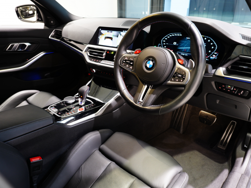 BMW Mシリーズ M3 Competition G80　ACC ﾒﾘﾉﾚｻﾞｰ ﾍﾞﾝﾁﾚｰｼｮﾝ ｶｰﾎﾞﾝﾙｰﾌ 純正ﾅﾋﾞTV harman/kardon 360ｶﾒﾗ LEDﾚｰｻﾞｰ ﾍｯﾄﾞｱｯﾌﾟD OP19/20ｲﾝﾁAW　2年保証