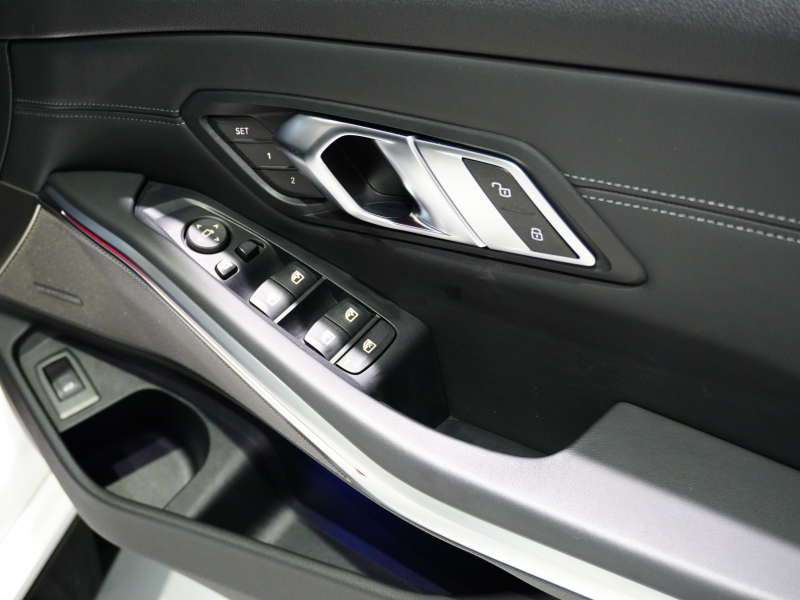 BMW Mシリーズ M3 Competition G80　ACC ﾒﾘﾉﾚｻﾞｰ ﾍﾞﾝﾁﾚｰｼｮﾝ ｶｰﾎﾞﾝﾙｰﾌ 純正ﾅﾋﾞTV harman/kardon 360ｶﾒﾗ LEDﾚｰｻﾞｰ ﾍｯﾄﾞｱｯﾌﾟD OP19/20ｲﾝﾁAW　2年保証