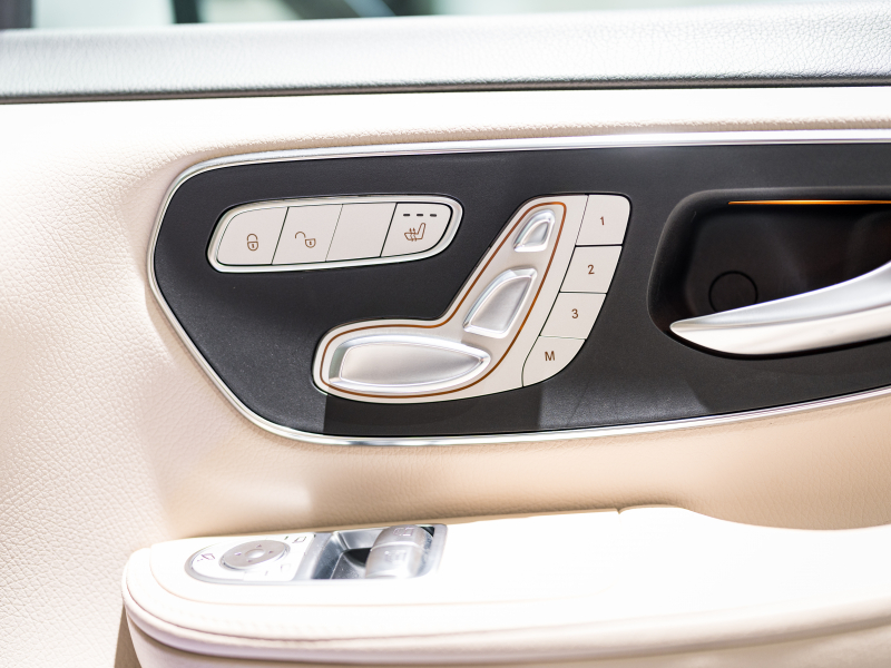 メルセデスベンツ Vクラス V220d AVG ロング レーダーP マイバッハ仕様 エグセクティブシート TVモニター付パーテーション パノラマSR 4人乗り 2年保証付