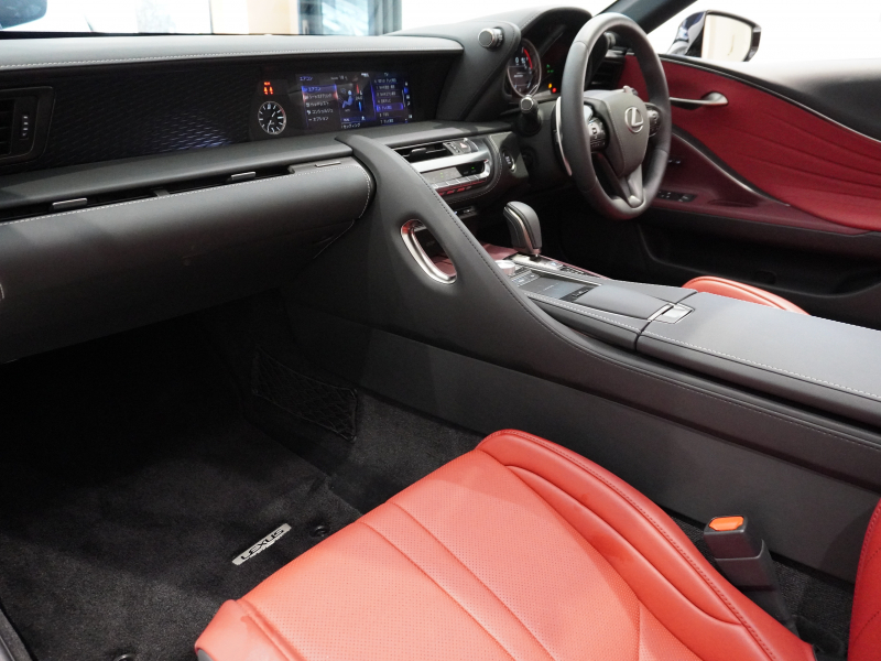 レクサス LC 500 Convertible　1ｵｰﾅｰ ﾏｰｸﾚﾋﾞﾝｿﾝ LexusSafetySystem+ 専用ｾﾐｱﾆﾘﾝﾚｻﾞｰｼｰﾄ ﾌﾚｱﾚｯﾄﾞｲﾝﾃﾘｱ ﾓﾃﾞﾘｽﾀｴｱﾛ&TRD21ｲﾝﾁAW　新車保証