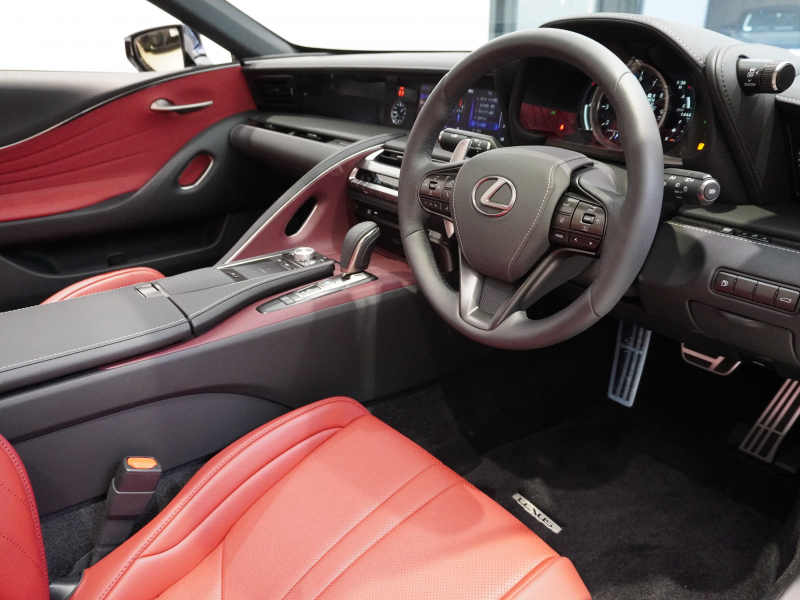 レクサス LC 500 Convertible　1ｵｰﾅｰ ﾏｰｸﾚﾋﾞﾝｿﾝ LexusSafetySystem+ 専用ｾﾐｱﾆﾘﾝﾚｻﾞｰｼｰﾄ ﾌﾚｱﾚｯﾄﾞｲﾝﾃﾘｱ ﾓﾃﾞﾘｽﾀｴｱﾛ&TRD21ｲﾝﾁAW　新車保証