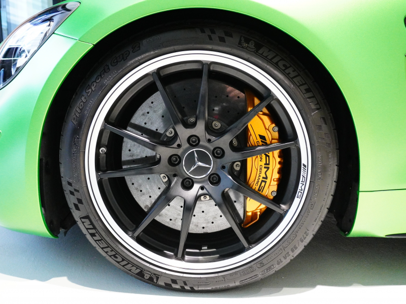 AMG GT R　AMGｶｰﾎﾞﾝｾﾗﾐｯｸﾌﾞﾚｰｷ ﾌﾙﾚｻﾞｰPKG　正規D車 ｷｰﾚｽｺﾞｰ ﾚｶﾛｼｰﾄ 純正ﾅﾋﾞTV Bｶﾒﾗ AMGﾊﾟﾌｫｰﾏﾝｽEX LEDﾍｯﾄﾞﾗｲﾄ ﾛﾍﾞﾙﾀﾘﾌﾀｰ OP19/20AW　2年保証付