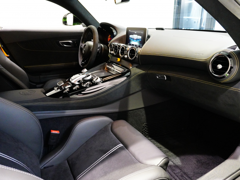 AMG GT R　AMGｶｰﾎﾞﾝｾﾗﾐｯｸﾌﾞﾚｰｷ ﾌﾙﾚｻﾞｰPKG　正規D車 ｷｰﾚｽｺﾞｰ ﾚｶﾛｼｰﾄ 純正ﾅﾋﾞTV Bｶﾒﾗ AMGﾊﾟﾌｫｰﾏﾝｽEX LEDﾍｯﾄﾞﾗｲﾄ ﾛﾍﾞﾙﾀﾘﾌﾀｰ OP19/20AW　2年保証付