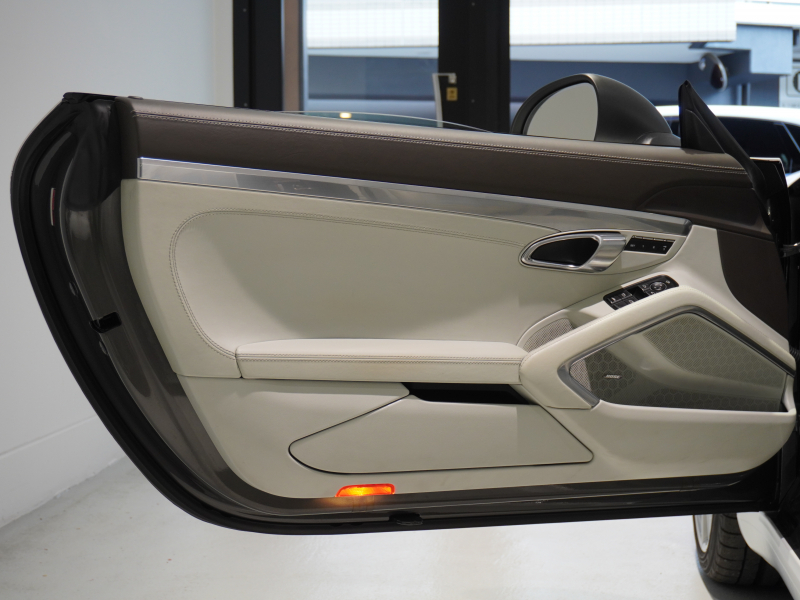 ポルシェ 911(Type991) ｶﾚﾗSｶﾌﾞﾘｵﾚ　MY13 ｸﾞﾚｰ革 ﾍﾞﾝﾁﾚｰﾀｰ ｶﾛｯﾂｪﾘｱSDﾅﾋﾞ BOSEｻｳﾝﾄﾞ PASM ﾊﾟﾜｸﾗﾏﾌﾗｰ ﾌﾙﾗｯﾋﾟﾝｸﾞ　2年保証付