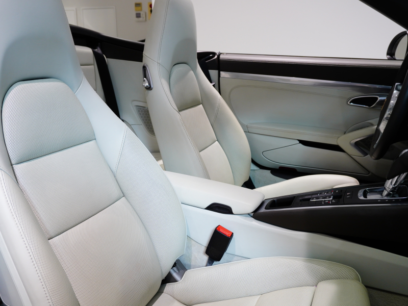 ポルシェ 911(Type991) ｶﾚﾗSｶﾌﾞﾘｵﾚ　MY13 ｸﾞﾚｰ革 ﾍﾞﾝﾁﾚｰﾀｰ ｶﾛｯﾂｪﾘｱSDﾅﾋﾞ BOSEｻｳﾝﾄﾞ PASM ﾊﾟﾜｸﾗﾏﾌﾗｰ ﾌﾙﾗｯﾋﾟﾝｸﾞ　2年保証付