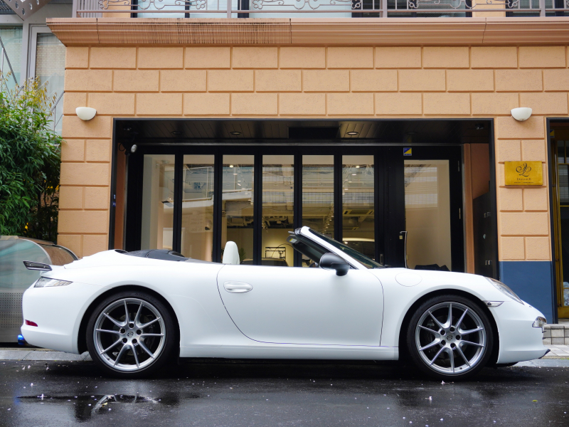 ポルシェ 911(Type991) ｶﾚﾗSｶﾌﾞﾘｵﾚ　MY13 ｸﾞﾚｰ革 ﾍﾞﾝﾁﾚｰﾀｰ ｶﾛｯﾂｪﾘｱSDﾅﾋﾞ BOSEｻｳﾝﾄﾞ PASM ﾊﾟﾜｸﾗﾏﾌﾗｰ ﾌﾙﾗｯﾋﾟﾝｸﾞ　2年保証付