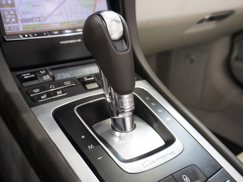 ポルシェ 911(Type991) ｶﾚﾗSｶﾌﾞﾘｵﾚ　MY13 ｸﾞﾚｰ革 ﾍﾞﾝﾁﾚｰﾀｰ ｶﾛｯﾂｪﾘｱSDﾅﾋﾞ BOSEｻｳﾝﾄﾞ PASM ﾊﾟﾜｸﾗﾏﾌﾗｰ ﾌﾙﾗｯﾋﾟﾝｸﾞ　2年保証付