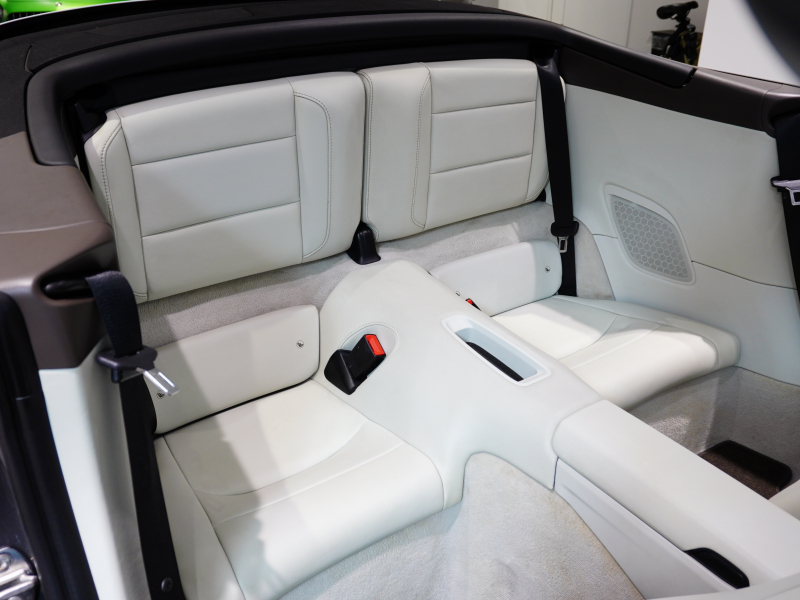 ポルシェ 911(Type991) ｶﾚﾗSｶﾌﾞﾘｵﾚ　MY13 ｸﾞﾚｰ革 ﾍﾞﾝﾁﾚｰﾀｰ ｶﾛｯﾂｪﾘｱSDﾅﾋﾞ BOSEｻｳﾝﾄﾞ PASM ﾊﾟﾜｸﾗﾏﾌﾗｰ ﾌﾙﾗｯﾋﾟﾝｸﾞ　2年保証付