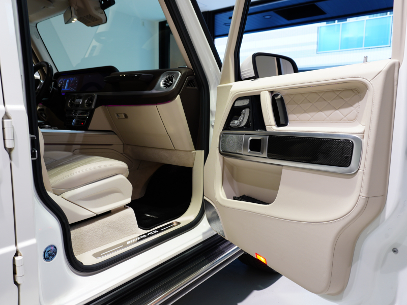 AMG Gクラス G63 AMGﾚｻﾞｰｴｸｽｸﾙｰｼﾌﾞPKG　正規D車 1ｵｰﾅｰ 左H Meｺﾈｸﾄ ﾏｷｱｰﾄﾍﾞｰｼﾞｭ革 ｻﾝﾙｰﾌ 純正ﾅﾋﾞTV Burmester AMGﾊﾟﾌｫｰﾏﾝｽEX AMG22ｲﾝﾁAW　2年保証