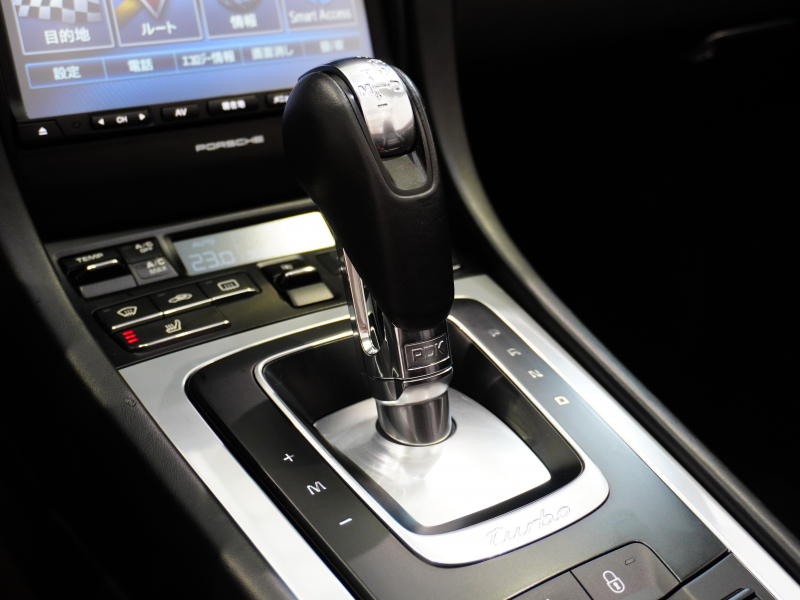 ポルシェ 911(Type991) ﾀｰﾎﾞｶﾌﾞﾘｵﾚ ｽﾎﾟｰﾂｸﾛﾉPKG　正規D車 左H ﾌﾙﾚｻﾞｰｲﾝﾃﾘｱ 黒革 ﾅﾋﾞTV BOSEｻｳﾝﾄﾞ PASM 20ｲﾝﾁAW　2年保証付