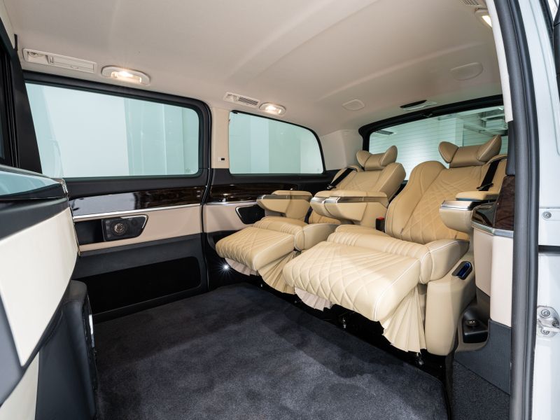 メルセデスベンツ Vクラス V220d AVG ﾛﾝｸﾞ ﾚｰﾀﾞｰP　ﾏｲﾊﾞｯﾊ仕様 ｴｸﾞｾｸﾃｨﾌﾞｼｰﾄ TVﾓﾆﾀｰ付ﾊﾟｰﾃｰｼｮﾝ 4人乗り　2年保証付