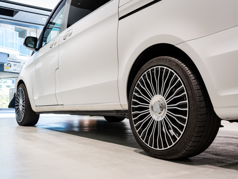 メルセデスベンツ Vクラス V220d AVG ﾛﾝｸﾞ ﾚｰﾀﾞｰP　ﾏｲﾊﾞｯﾊ仕様 ｴｸﾞｾｸﾃｨﾌﾞｼｰﾄ TVﾓﾆﾀｰ付ﾊﾟｰﾃｰｼｮﾝ 4人乗り　2年保証付