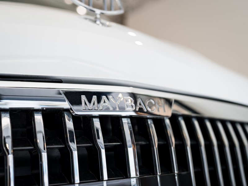 メルセデスベンツ Vクラス V220d AVG ﾛﾝｸﾞ ﾚｰﾀﾞｰP　ﾏｲﾊﾞｯﾊ仕様 ｴｸﾞｾｸﾃｨﾌﾞｼｰﾄ TVﾓﾆﾀｰ付ﾊﾟｰﾃｰｼｮﾝ 4人乗り　2年保証付