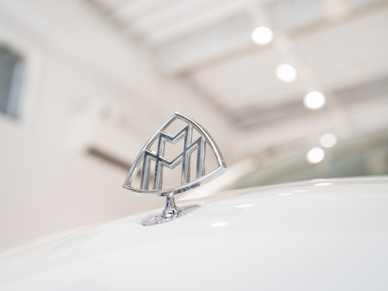 メルセデスベンツ Vクラス V220d AVG ﾛﾝｸﾞ ﾚｰﾀﾞｰP　ﾏｲﾊﾞｯﾊ仕様 ｴｸﾞｾｸﾃｨﾌﾞｼｰﾄ TVﾓﾆﾀｰ付ﾊﾟｰﾃｰｼｮﾝ 4人乗り　2年保証付