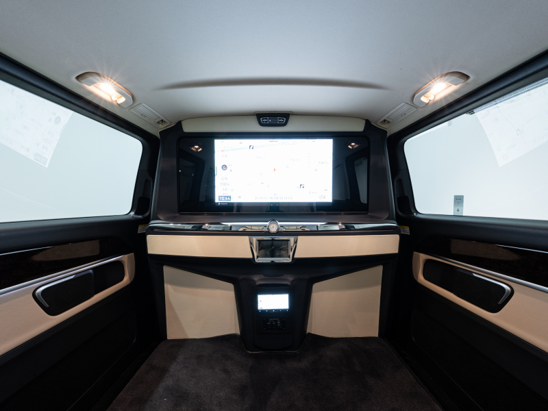 メルセデスベンツ Vクラス V220d AVG ﾛﾝｸﾞ ﾚｰﾀﾞｰP　ﾏｲﾊﾞｯﾊ仕様 ｴｸﾞｾｸﾃｨﾌﾞｼｰﾄ TVﾓﾆﾀｰ付ﾊﾟｰﾃｰｼｮﾝ 4人乗り　2年保証付