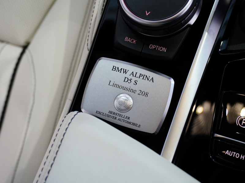 アルピナ D5 S ﾘﾑｼﾞﾝ　1ｵｰﾅｰ 後期 ｺﾝﾌｫA ACC ﾗｳﾞｧﾘﾅﾚｻﾞｰ ｺﾝﾌｫｰﾄｼｰﾄ SR HDDﾅﾋﾞ ﾘｱﾋﾞｭｰｶﾒﾗ harman/kardon ﾚｻﾞｰﾀﾞｯｼｭﾎﾞｰﾄﾞ ｸﾗｼｯｸ20AW　新車保証