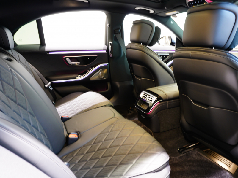 メルセデスベンツ Sクラス S400d 4MATIC AMGﾗｲﾝ ﾚｻﾞｰEX　1ｵﾅ ﾅｯﾊﾟ革 ﾊﾟﾉﾗﾏﾙｰﾌ 12.8ｲﾝﾁ有機ELﾃﾞｨｽﾌﾟﾚｲ ｳｫｰﾑｺﾝﾌｫｰﾄPKG ｴｱｻｽ　新車保証付