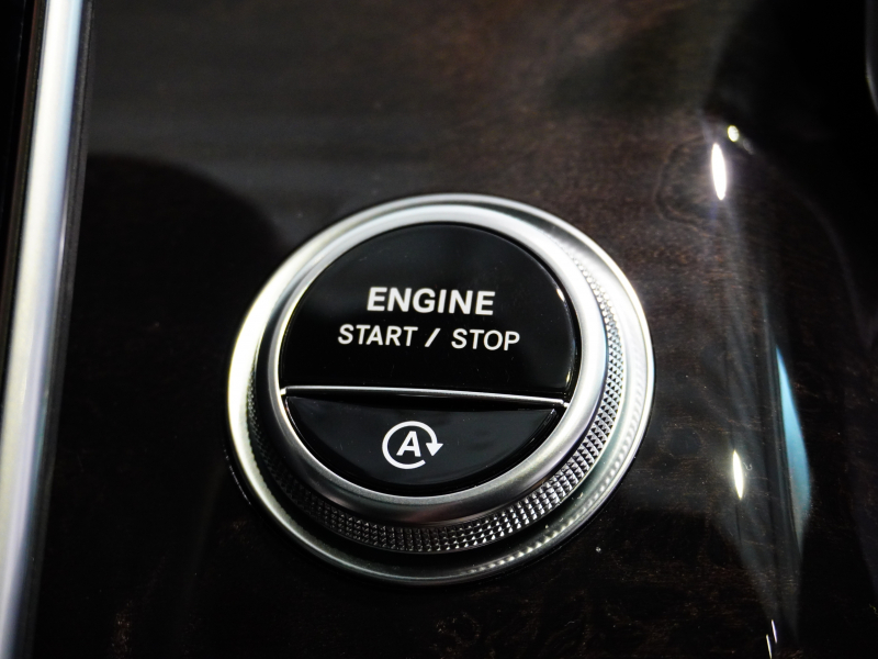 メルセデスベンツ Sクラス S400d 4MATIC AMGﾗｲﾝ ﾚｻﾞｰEX　1ｵﾅ ﾅｯﾊﾟ革 ﾊﾟﾉﾗﾏﾙｰﾌ 12.8ｲﾝﾁ有機ELﾃﾞｨｽﾌﾟﾚｲ ｳｫｰﾑｺﾝﾌｫｰﾄPKG ｴｱｻｽ　新車保証付