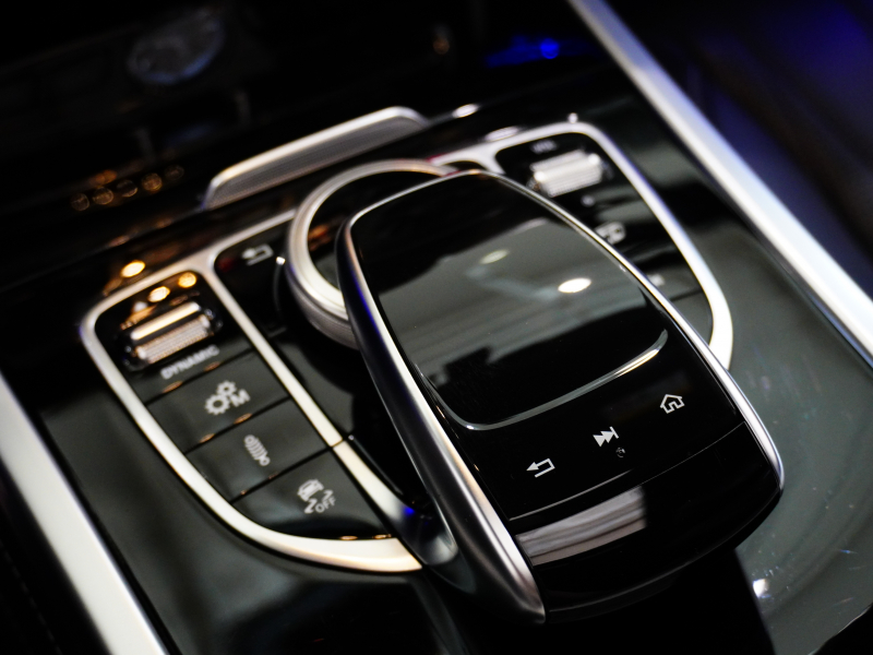 AMG Gクラス G63 AMGﾚｻﾞｰｴｸｽｸﾙｰｼﾌﾞPKG　正規D車 1ｵｰﾅｰ 左H Meｺﾈｸﾄ 黒革 ｻﾝﾙｰﾌ 純正ﾅﾋﾞTV Burmester AMGﾊﾟﾌｫｰﾏﾝｽEX AMG20ｲﾝﾁAW Fﾀﾞｳﾝﾓﾆﾀｰ OPｶﾗｰ ﾅｲﾄPKGﾙｯｸﾗｯﾋﾟﾝｸﾞ　2年保証