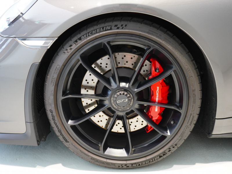 ポルシェ 911(Type991.2) GT3 ｸﾗﾌﾞｽﾎﾟｰﾂ ｽﾎﾟｰﾂｸﾛﾉP　正規D車 後期 MY18 ｶｰﾎﾞﾝﾊﾞｹｯﾄ PCMﾅﾋﾞ ｽﾎﾟｰﾂEX LEDﾍｯﾄﾞﾗｲﾄ PDLSﾌﾟﾗｽ 専用20AW ﾛｰﾙﾊﾞｰ ｶｰﾎﾞﾝｲﾝﾃﾘｱP　2年保証付
