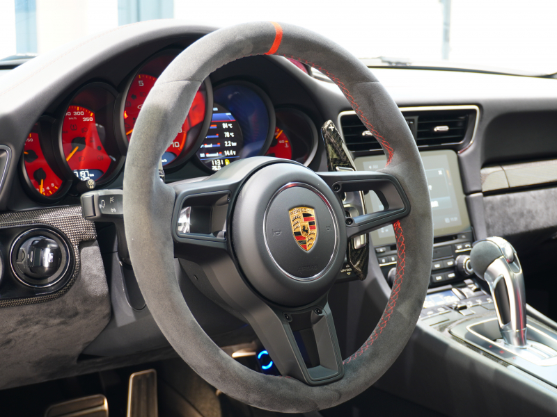 ポルシェ 911(Type991.2) GT3 ｸﾗﾌﾞｽﾎﾟｰﾂ ｽﾎﾟｰﾂｸﾛﾉP　正規D車 後期 MY18 ｶｰﾎﾞﾝﾊﾞｹｯﾄ PCMﾅﾋﾞ ｽﾎﾟｰﾂEX LEDﾍｯﾄﾞﾗｲﾄ PDLSﾌﾟﾗｽ 専用20AW ﾛｰﾙﾊﾞｰ ｶｰﾎﾞﾝｲﾝﾃﾘｱP　2年保証付