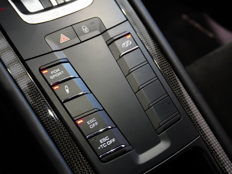 ポルシェ 911(Type991.2) GT3 ｸﾗﾌﾞｽﾎﾟｰﾂ ｽﾎﾟｰﾂｸﾛﾉP　正規D車 後期 MY18 ｶｰﾎﾞﾝﾊﾞｹｯﾄ PCMﾅﾋﾞ ｽﾎﾟｰﾂEX LEDﾍｯﾄﾞﾗｲﾄ PDLSﾌﾟﾗｽ 専用20AW ﾛｰﾙﾊﾞｰ ｶｰﾎﾞﾝｲﾝﾃﾘｱP　2年保証付