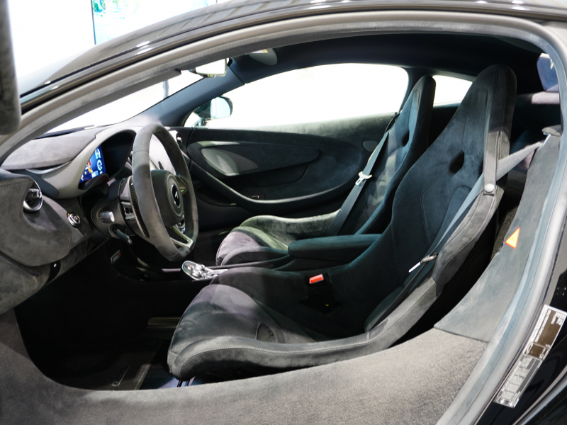 マクラーレン 600LT ｾｷｭﾘﾃｨﾊﾟｯｸ　正規D車 左H ｽﾍﾟｼｬﾙﾍﾟｲﾝﾄ Fﾘﾌﾃｨﾝｸﾞ ｶｰﾎﾞﾝﾚｰｼﾝｸﾞｼｰﾄ 純正ﾅﾋﾞ Bｶﾒﾗ ｶｰﾎﾞﾝｲﾝﾃﾘｱ ｶｰﾎﾞﾝﾌﾞﾚｰｷ ｸﾞﾛｽﾌﾞﾗｯｸ19/20AW