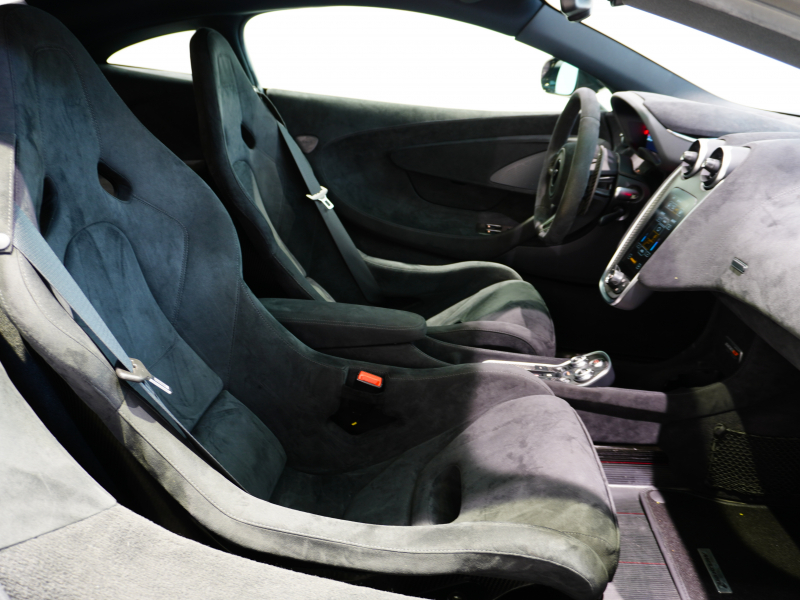 マクラーレン 600LT ｾｷｭﾘﾃｨﾊﾟｯｸ　正規D車 左H ｽﾍﾟｼｬﾙﾍﾟｲﾝﾄ Fﾘﾌﾃｨﾝｸﾞ ｶｰﾎﾞﾝﾚｰｼﾝｸﾞｼｰﾄ 純正ﾅﾋﾞ Bｶﾒﾗ ｶｰﾎﾞﾝｲﾝﾃﾘｱ ｶｰﾎﾞﾝﾌﾞﾚｰｷ ｸﾞﾛｽﾌﾞﾗｯｸ19/20AW