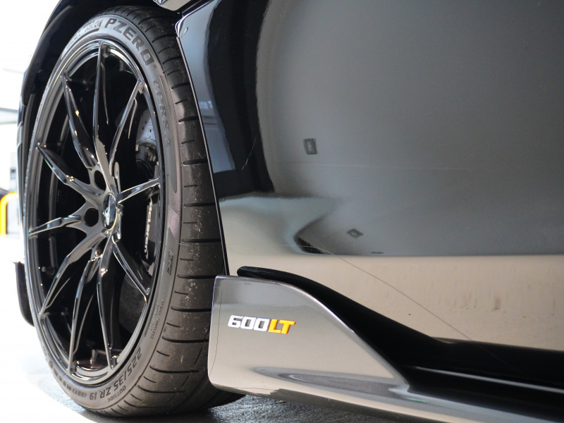 マクラーレン 600LT ｾｷｭﾘﾃｨﾊﾟｯｸ　正規D車 左H ｽﾍﾟｼｬﾙﾍﾟｲﾝﾄ Fﾘﾌﾃｨﾝｸﾞ ｶｰﾎﾞﾝﾚｰｼﾝｸﾞｼｰﾄ 純正ﾅﾋﾞ Bｶﾒﾗ ｶｰﾎﾞﾝｲﾝﾃﾘｱ ｶｰﾎﾞﾝﾌﾞﾚｰｷ ｸﾞﾛｽﾌﾞﾗｯｸ19/20AW