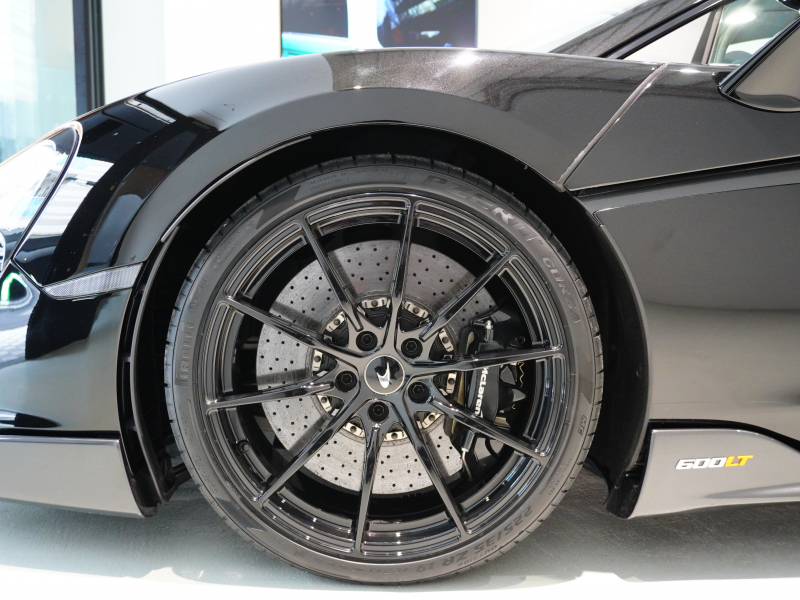 マクラーレン 600LT ｾｷｭﾘﾃｨﾊﾟｯｸ　正規D車 左H ｽﾍﾟｼｬﾙﾍﾟｲﾝﾄ Fﾘﾌﾃｨﾝｸﾞ ｶｰﾎﾞﾝﾚｰｼﾝｸﾞｼｰﾄ 純正ﾅﾋﾞ Bｶﾒﾗ ｶｰﾎﾞﾝｲﾝﾃﾘｱ ｶｰﾎﾞﾝﾌﾞﾚｰｷ ｸﾞﾛｽﾌﾞﾗｯｸ19/20AW