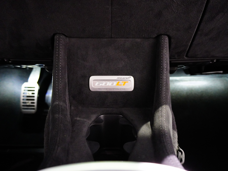 マクラーレン 600LT ｾｷｭﾘﾃｨﾊﾟｯｸ　正規D車 左H ｽﾍﾟｼｬﾙﾍﾟｲﾝﾄ Fﾘﾌﾃｨﾝｸﾞ ｶｰﾎﾞﾝﾚｰｼﾝｸﾞｼｰﾄ 純正ﾅﾋﾞ Bｶﾒﾗ ｶｰﾎﾞﾝｲﾝﾃﾘｱ ｶｰﾎﾞﾝﾌﾞﾚｰｷ ｸﾞﾛｽﾌﾞﾗｯｸ19/20AW
