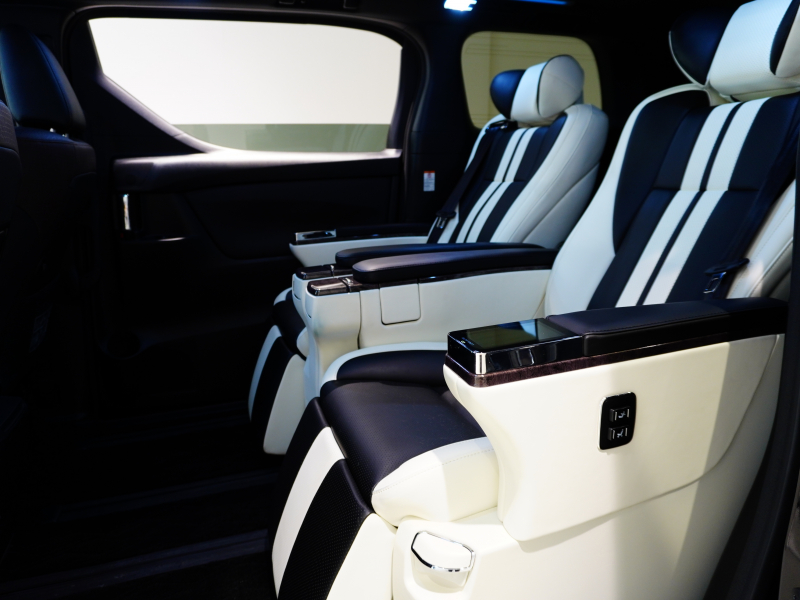 トヨタ アルファード SAﾊﾟｯｹｰｼﾞ ﾀｲﾌﾟﾌﾞﾗｯｸ LM仕様　1ｵｰﾅｰ ｴｸﾞｾｸﾃｨﾌﾞｼｰﾄ(特注) ｻﾝﾙｰﾌ HDDﾅﾋﾞTV ﾌﾙｾｸﾞ LMｴｱﾛ&18AW ﾌﾟﾘｸﾗｯｼｭ ACC　2年保証付