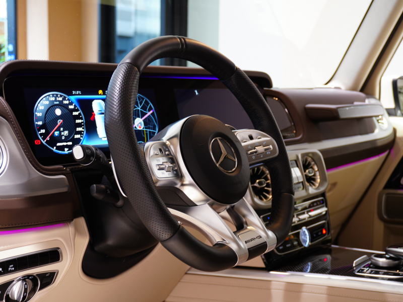 AMG Gクラス G63 AMGﾚｻﾞｰｴｸｽｸﾙｰｼﾌﾞPKG　正規D車 1ｵｰﾅｰ 左H Meｺﾈｸﾄ ﾍﾞｰｼﾞｭ革 ｻﾝﾙｰﾌ 純正ﾅﾋﾞTV Burmester AMGﾊﾟﾌｫｰﾏﾝｽEX AMG20ｲﾝﾁAW OPｶﾗｰ　2年保証