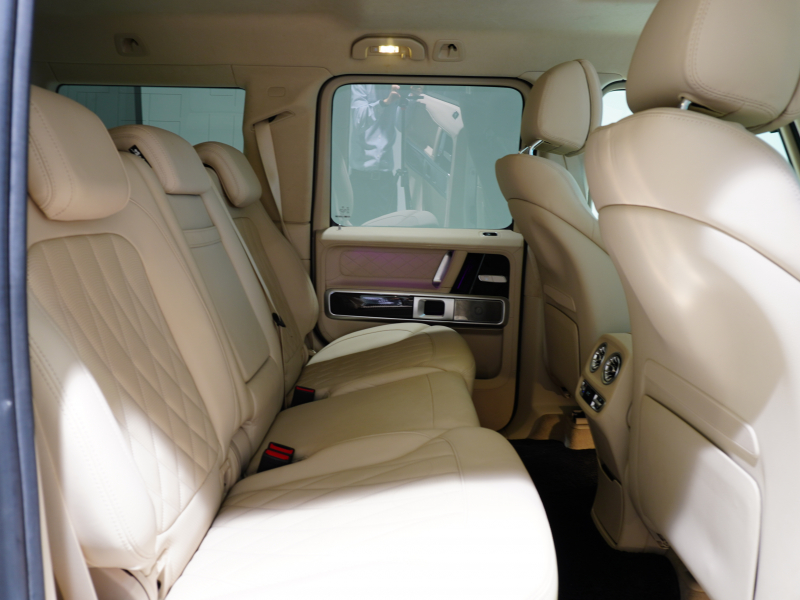 AMG Gクラス G63 AMGﾚｻﾞｰｴｸｽｸﾙｰｼﾌﾞPKG　正規D車 1ｵｰﾅｰ 左H Meｺﾈｸﾄ ﾍﾞｰｼﾞｭ革 ｻﾝﾙｰﾌ 純正ﾅﾋﾞTV Burmester AMGﾊﾟﾌｫｰﾏﾝｽEX AMG20ｲﾝﾁAW OPｶﾗｰ　2年保証