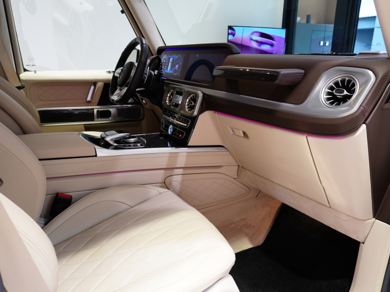 AMG Gクラス G63 AMGﾚｻﾞｰｴｸｽｸﾙｰｼﾌﾞPKG　正規D車 1ｵｰﾅｰ 左H Meｺﾈｸﾄ ﾍﾞｰｼﾞｭ革 ｻﾝﾙｰﾌ 純正ﾅﾋﾞTV Burmester AMGﾊﾟﾌｫｰﾏﾝｽEX AMG20ｲﾝﾁAW OPｶﾗｰ　2年保証