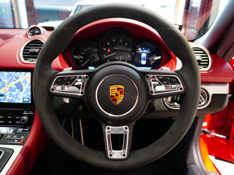 ポルシェ 718スパイダー PDK 正規D車 ｽﾊﾟｲﾀﾞｰｸﾗｼｯｸｲﾝﾃﾘｱ 18Wayｽﾎﾟｰﾂｼｰﾄ PCMﾅﾋﾞ Bｶﾒﾗ PASM ｽﾎﾟｴｸﾞ 20ｲﾝﾁ718ｽﾊﾟｲﾀﾞｰAW 新車保証付