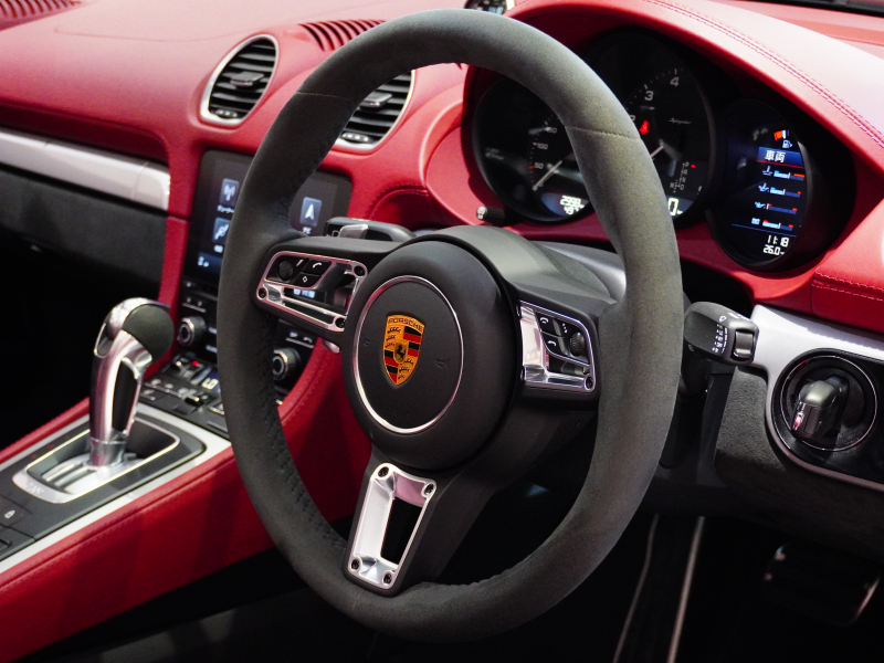 ポルシェ 718スパイダー PDK 正規D車 ｽﾊﾟｲﾀﾞｰｸﾗｼｯｸｲﾝﾃﾘｱ 18Wayｽﾎﾟｰﾂｼｰﾄ PCMﾅﾋﾞ Bｶﾒﾗ PASM ｽﾎﾟｴｸﾞ 20ｲﾝﾁ718ｽﾊﾟｲﾀﾞｰAW 新車保証付