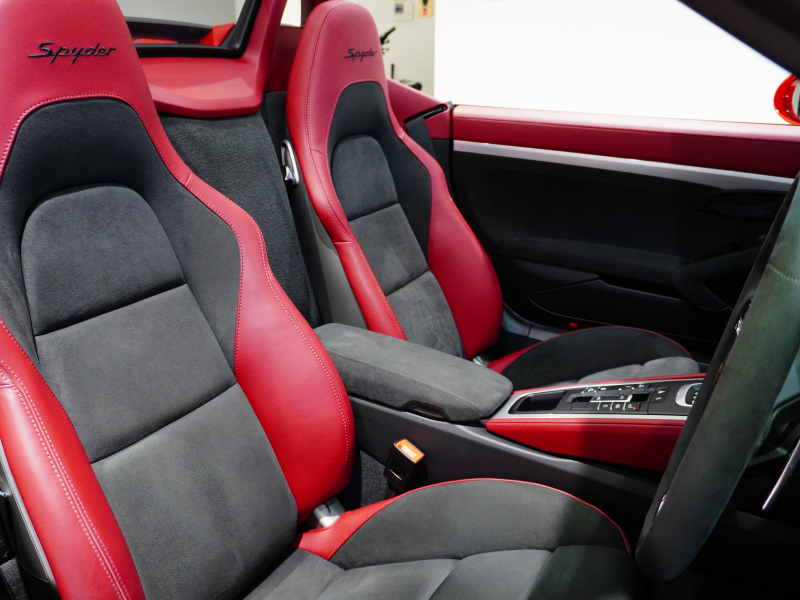 ポルシェ 718スパイダー PDK 正規D車 ｽﾊﾟｲﾀﾞｰｸﾗｼｯｸｲﾝﾃﾘｱ 18Wayｽﾎﾟｰﾂｼｰﾄ PCMﾅﾋﾞ Bｶﾒﾗ PASM ｽﾎﾟｴｸﾞ 20ｲﾝﾁ718ｽﾊﾟｲﾀﾞｰAW 新車保証付