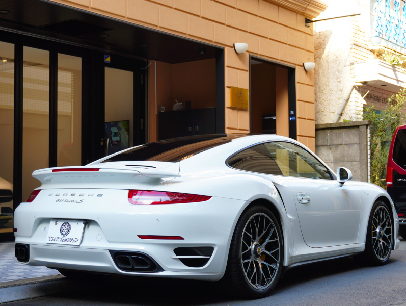 ポルシェ 911(Type991.1) ﾀｰﾎﾞS ｽﾎﾟｰﾂｸﾛﾉ&ｶｰﾎﾞﾝｲﾝﾃﾘｱPKG　正規D車 ｴﾝﾄﾘｰD PCCB 茶革 ﾍﾞﾝﾁﾚｰﾀｰ ｶﾞﾗｽﾙｰﾌ ﾅﾋﾞTV BOSEｻｳﾝﾄﾞ Bｶﾒﾗ PDLS付LEDﾗｲﾄ　2年保証付