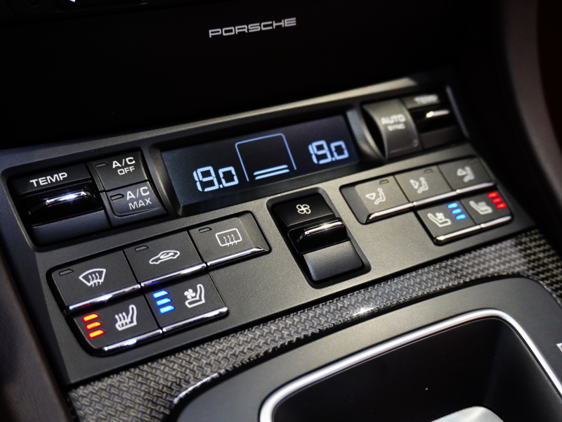 ポルシェ 911(Type991.1) ﾀｰﾎﾞS ｽﾎﾟｰﾂｸﾛﾉ&ｶｰﾎﾞﾝｲﾝﾃﾘｱPKG　正規D車 ｴﾝﾄﾘｰD PCCB 茶革 ﾍﾞﾝﾁﾚｰﾀｰ ｶﾞﾗｽﾙｰﾌ ﾅﾋﾞTV BOSEｻｳﾝﾄﾞ Bｶﾒﾗ PDLS付LEDﾗｲﾄ　2年保証付