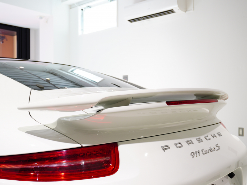 ポルシェ 911(Type991.1) ﾀｰﾎﾞS ｽﾎﾟｰﾂｸﾛﾉ&ｶｰﾎﾞﾝｲﾝﾃﾘｱPKG　正規D車 ｴﾝﾄﾘｰD PCCB 茶革 ﾍﾞﾝﾁﾚｰﾀｰ ｶﾞﾗｽﾙｰﾌ ﾅﾋﾞTV BOSEｻｳﾝﾄﾞ Bｶﾒﾗ PDLS付LEDﾗｲﾄ　2年保証付