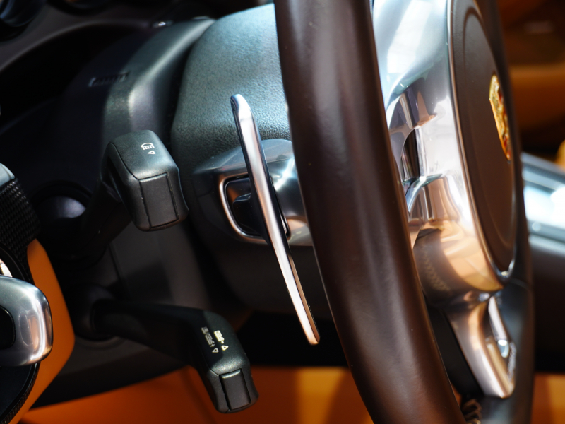 ポルシェ 911(Type991.1) ﾀｰﾎﾞS ｽﾎﾟｰﾂｸﾛﾉ&ｶｰﾎﾞﾝｲﾝﾃﾘｱPKG　正規D車 ｴﾝﾄﾘｰD PCCB 茶革 ﾍﾞﾝﾁﾚｰﾀｰ ｶﾞﾗｽﾙｰﾌ ﾅﾋﾞTV BOSEｻｳﾝﾄﾞ Bｶﾒﾗ PDLS付LEDﾗｲﾄ　2年保証付