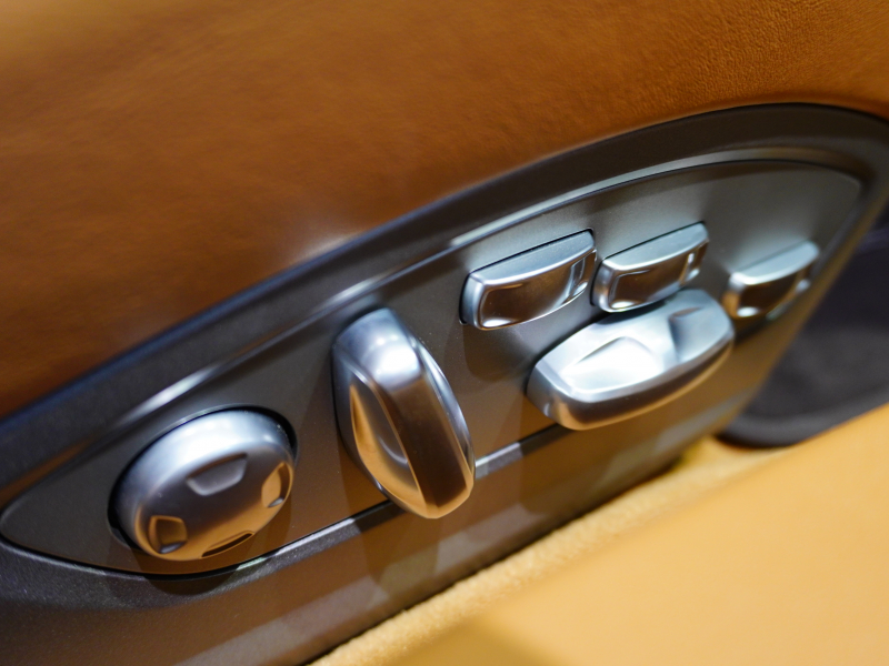 ポルシェ 911(Type991.1) ﾀｰﾎﾞS ｽﾎﾟｰﾂｸﾛﾉ&ｶｰﾎﾞﾝｲﾝﾃﾘｱPKG　正規D車 ｴﾝﾄﾘｰD PCCB 茶革 ﾍﾞﾝﾁﾚｰﾀｰ ｶﾞﾗｽﾙｰﾌ ﾅﾋﾞTV BOSEｻｳﾝﾄﾞ Bｶﾒﾗ PDLS付LEDﾗｲﾄ　2年保証付